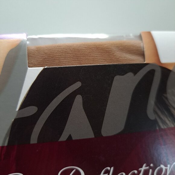 Hanes Silk Reflections Silky Sheer Pantyhose Non-Control Top AB Tan - Picture 2 of 12